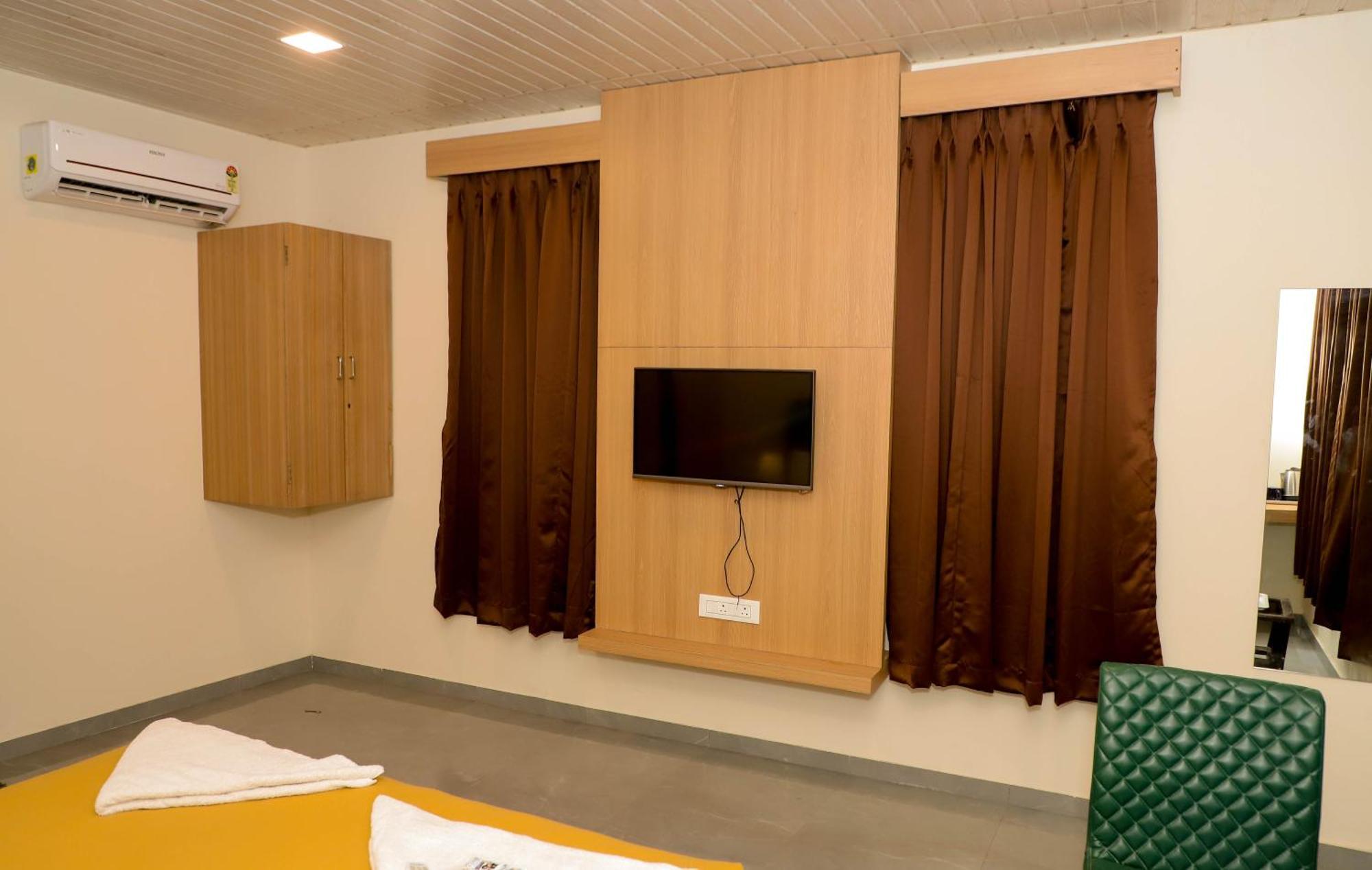 Hotel Arc Palace Bhiwandi Esterno foto