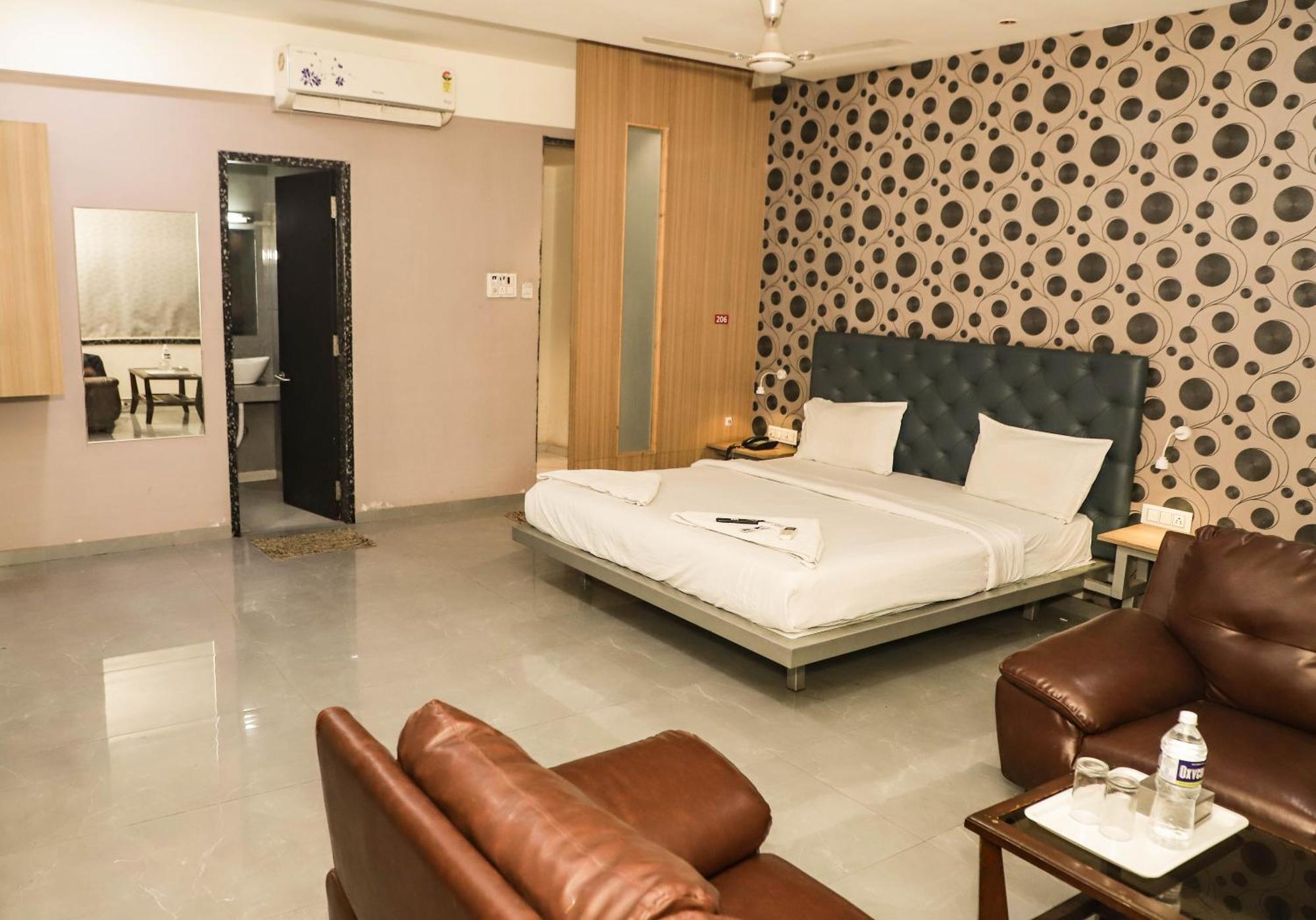 Hotel Arc Palace Bhiwandi Esterno foto