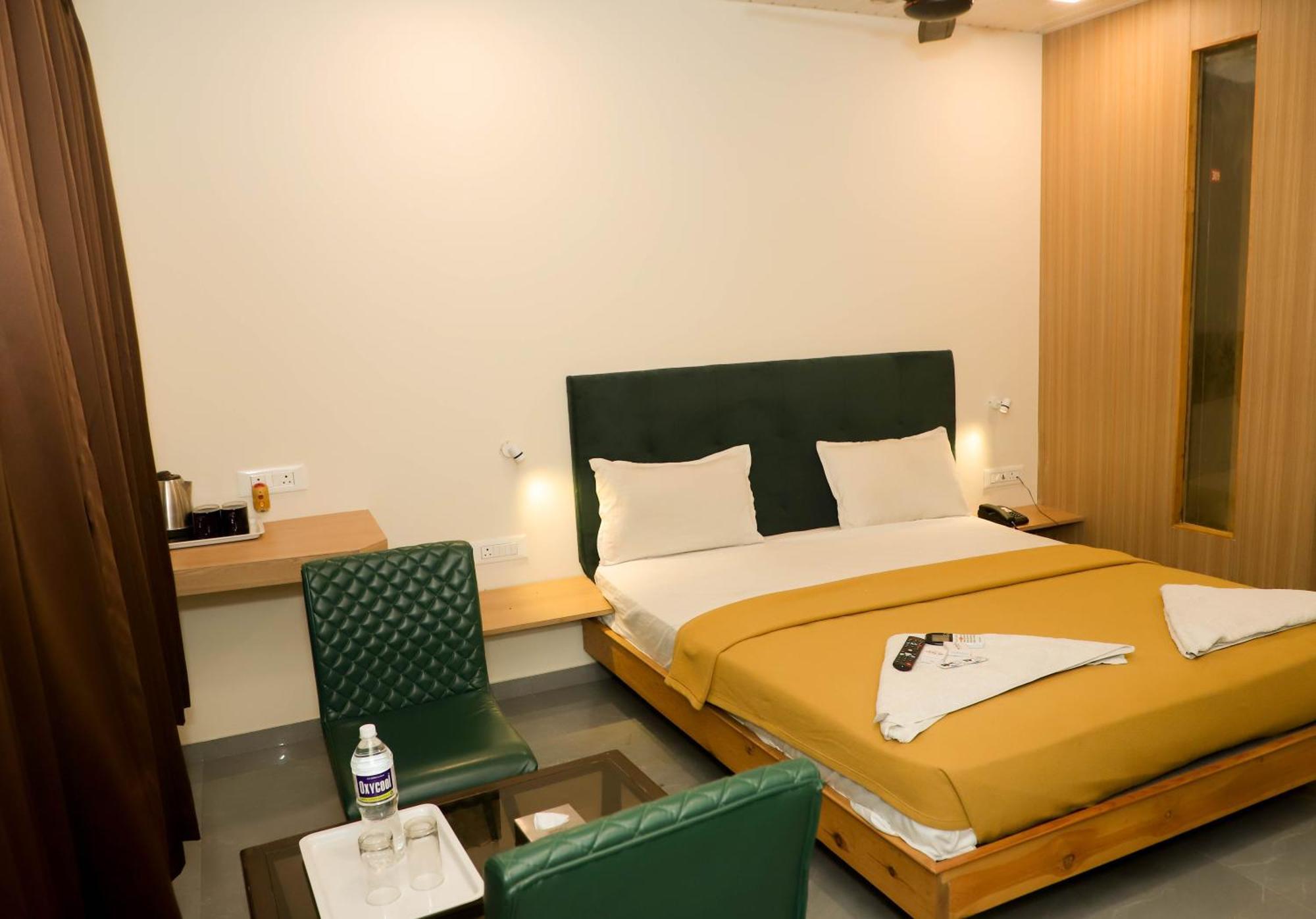 Hotel Arc Palace Bhiwandi Esterno foto