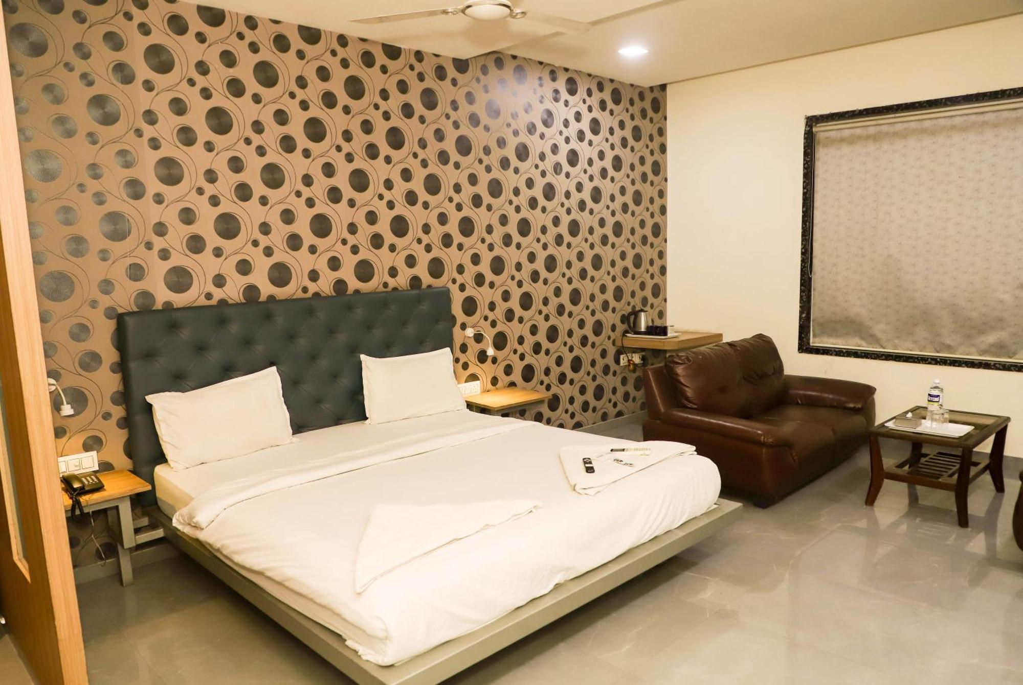 Hotel Arc Palace Bhiwandi Esterno foto