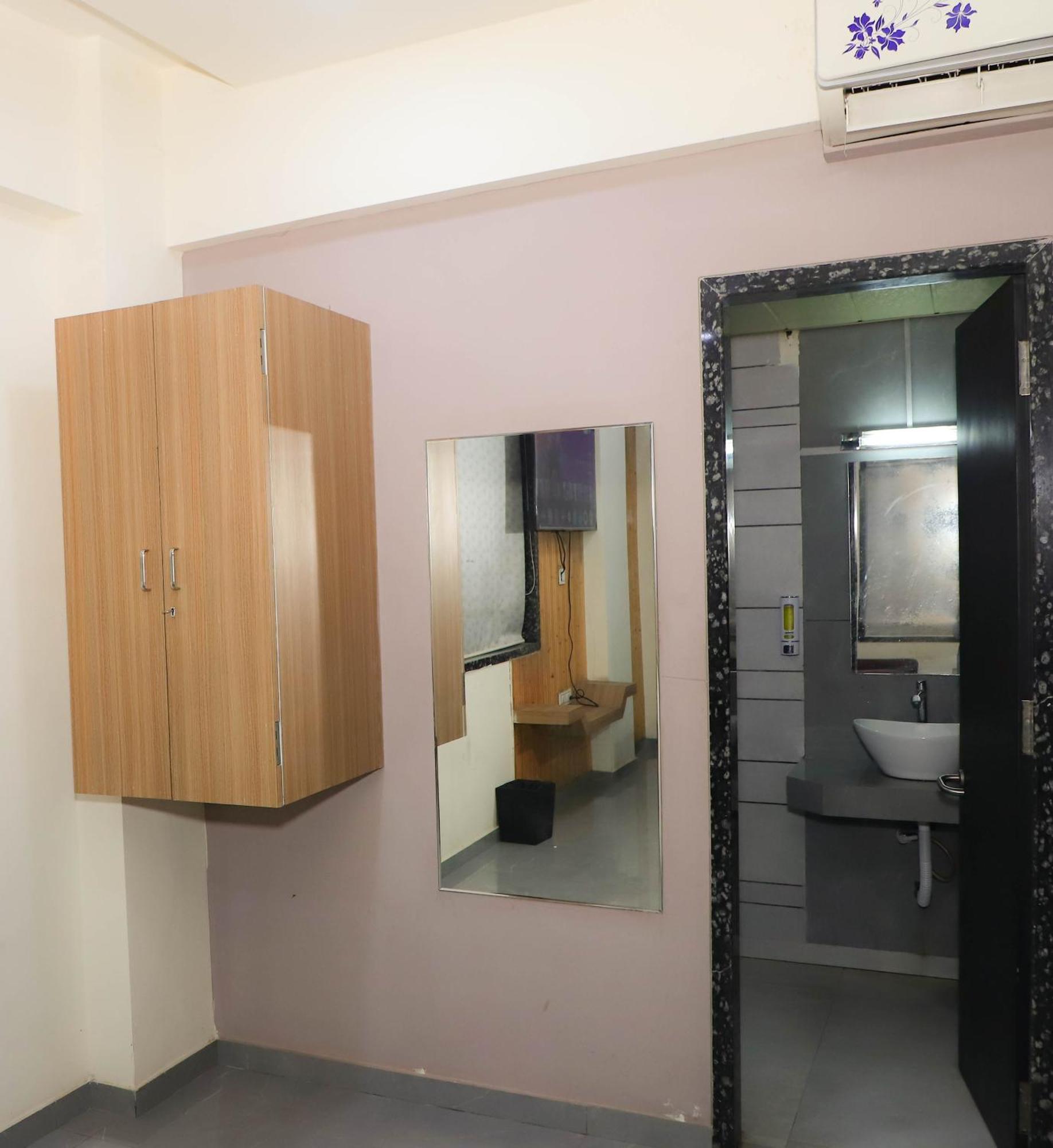 Hotel Arc Palace Bhiwandi Esterno foto