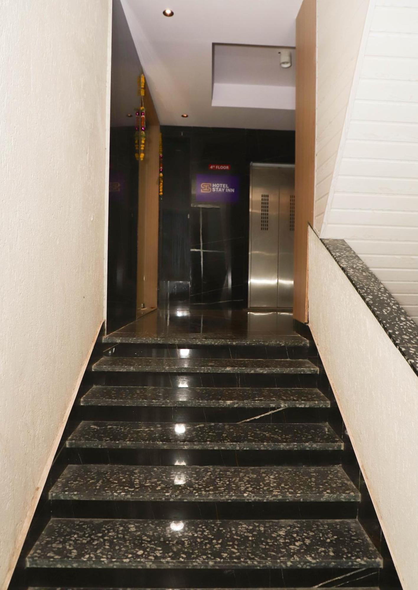 Hotel Arc Palace Bhiwandi Esterno foto