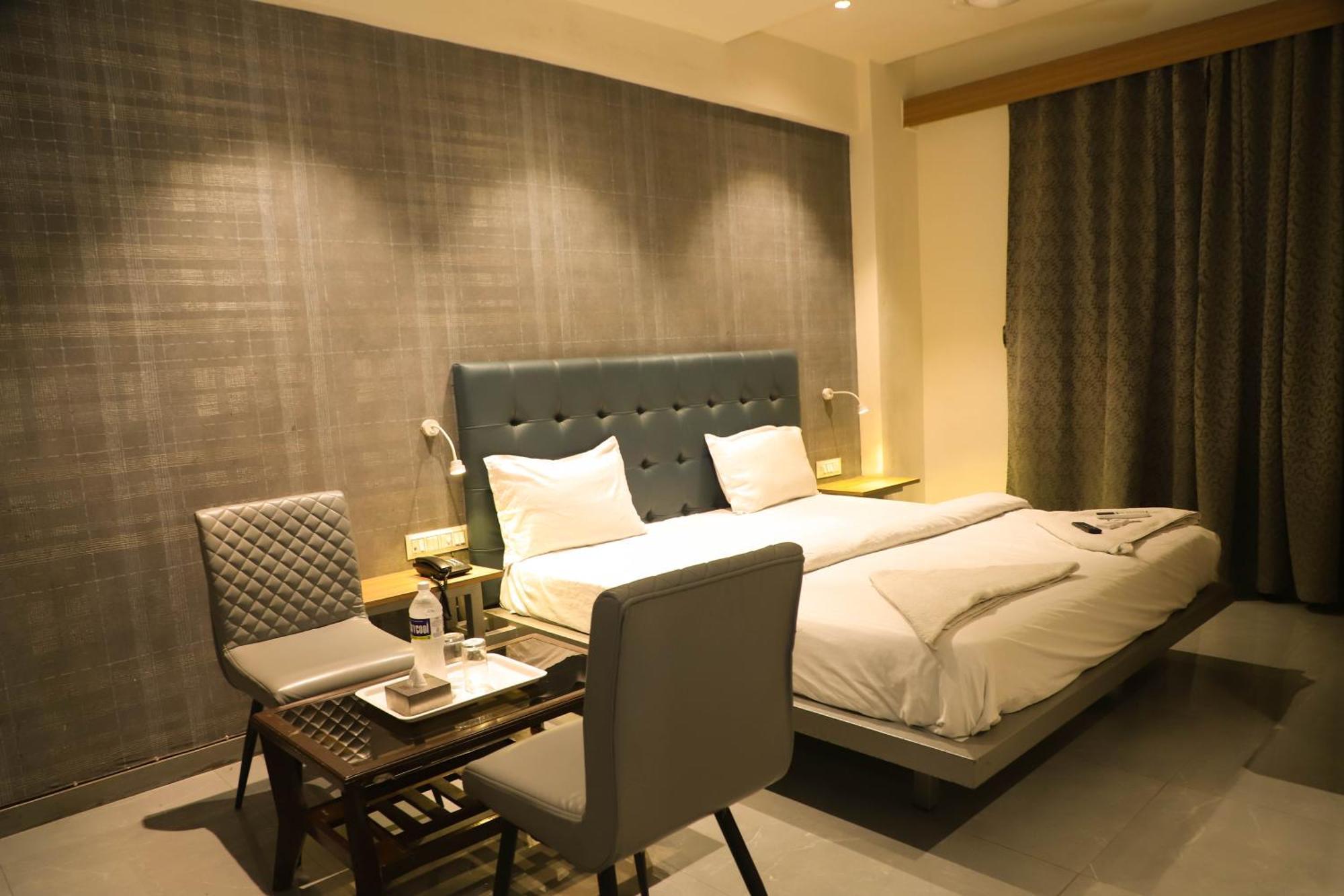 Hotel Arc Palace Bhiwandi Esterno foto